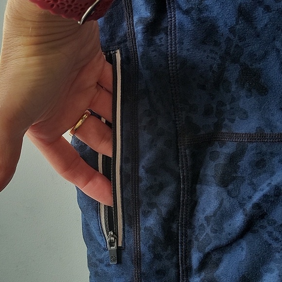 Athleta Blue Dabble Be Free Knicker Capri Leggings Size XS - Picture 12 of 15